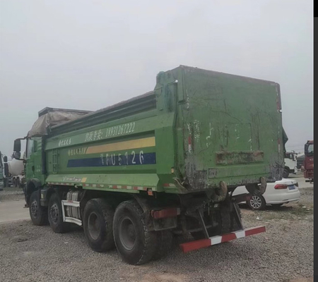 Howo 8x4 Empat Gandar Digunakan Dump Truck Tipper Dengan 375HP 317HP Dijual