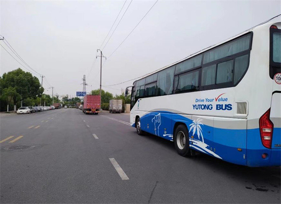 Bus Yutong Bekas Bermesin Diesel Bekas ZK6109H2Z 47 Seats