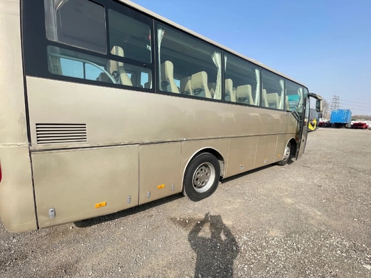 Old Coach Bus 37 Kursi Transmisi Manual Mesin Belakang LHD Menggunakan Air Conditioner Golden Dragon XML6857