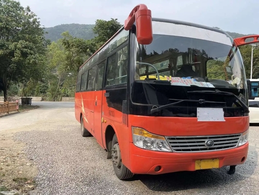 Second Hand Bus 30 Seats External Swinging Door Sliding Window Front Engine Bekas Yutong Bus ZK6752D