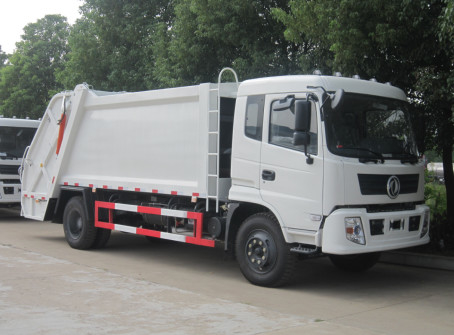 Truk Diesel Bekas 8 Meter Panjang 10m³ Kapasitas Pemuatan Dongfeng Refuse Compactor RHD
