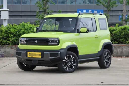 Mobil Listrik China Baojun Jep Model 5 Kursi 303KM Masa Pakai Baterai