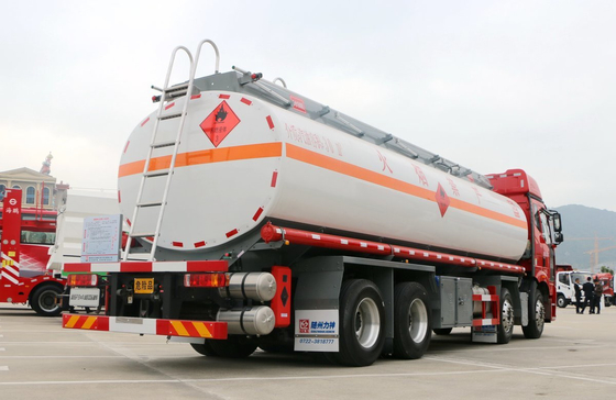 Truk minyak bekas FAW J6P Tanker besar Truk bahan bakar 11,5 meter panjang 24 kubik LHD / RHD