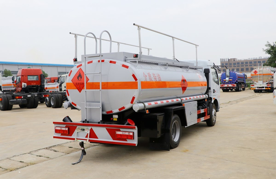 Tanker Minyak Kecil 7.6 Kubik 4*2 Drive Mode Dongfeng New Truck Single Cab Leaf Spring