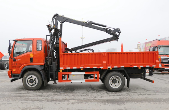 Crane Truck dipasang berat angkat 4 ton Dayun 4 * 2 Single dan Half Cab Grabber Kayu 200hp