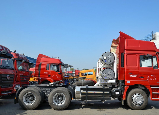 Shacman Truck Head 6*4 Drive Mode Kuda Traktor LNG Tanker Gas Besar 380hp Pengangkutan Batubara