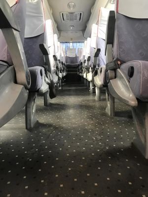 Kinglong Brand Bekas Bus Wisata Sencond Hand Bus XMQ6898 39 Kursi Dengan Mesin Belakang AC Warna Biru Dan Putih Kondisi Baik