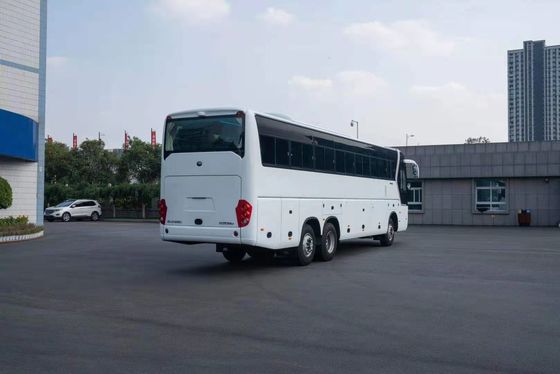 Bus Yutong Baru ZK6126 Double Axle Dengan 58 Kursi Warna Putih Dalam Promosi Mesin Belakang