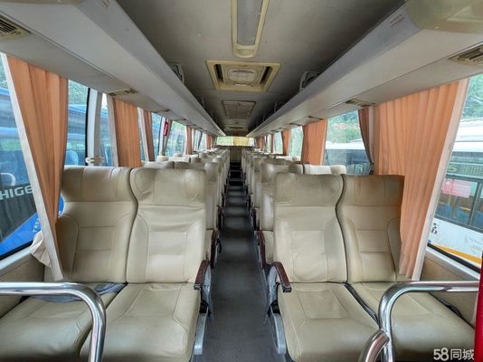 Bus Pelatih Bekas Golden Dragon 47 Kursi Hino J08E Engine Steel Chassis Pintu Tunggal Euro III