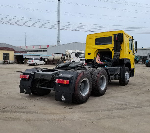 HOWO Digunakan Kepala Truk Traktor Weichai Engine Asli 6 * 4 Traktor Truk Semi Trailer