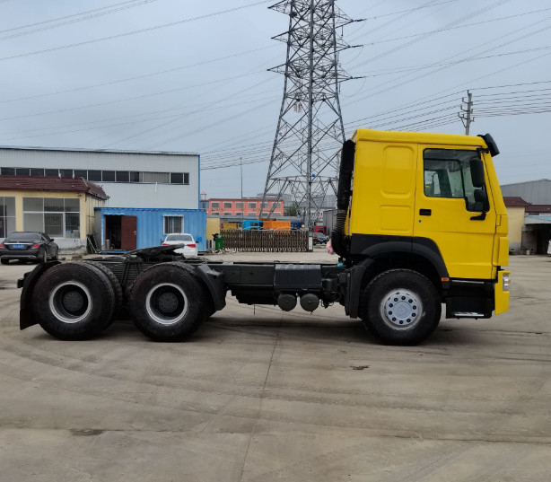 HOWO Digunakan Kepala Truk Traktor Weichai Engine Asli 6 * 4 Traktor Truk Semi Trailer