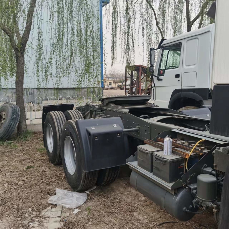 Tugas Berat 10 Roda Sinotruck Bekas Howo Truk Traktor Bekas Dengan Mesin Weichai