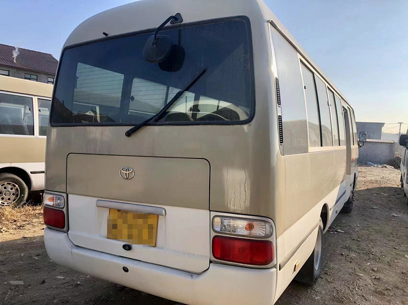 26 Kursi Bekas TOYOTA Coaster Mini Bus Bus Pariwisata Penumpang Dengan Pintu Listrik