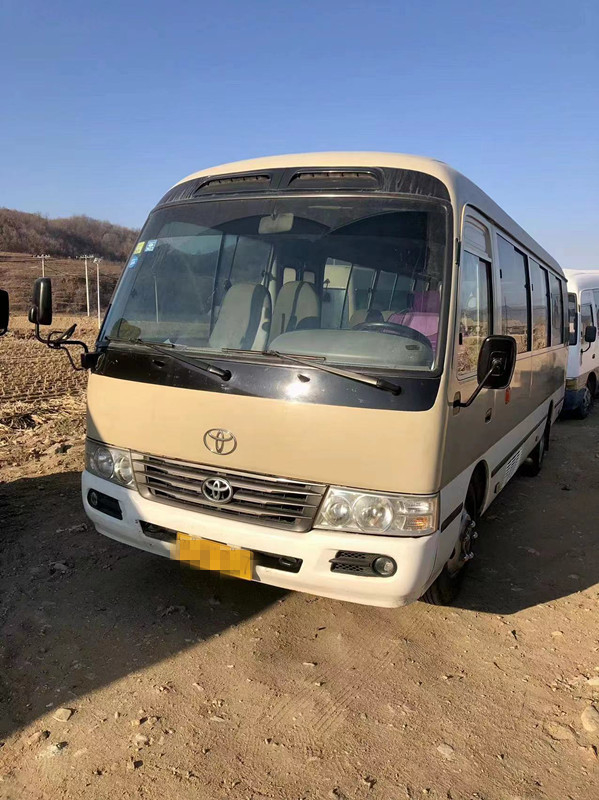 26 Kursi Bekas TOYOTA Coaster Mini Bus Bus Pariwisata Penumpang Dengan Pintu Listrik