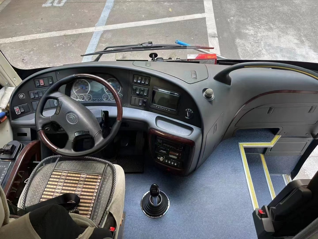 39 Kursi Digunakan Yutong Bus ZK6888 Pelatih Mesin Diesel Kemudi RHD Untuk Transportasi