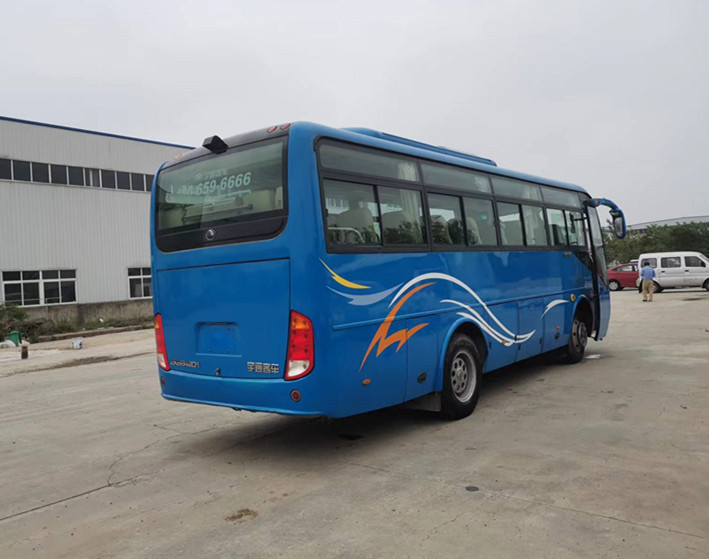 37 Kursi Digunakan Yutong Bus ZK6842D Pelatih Mesin Depan Kemudi RHD Untuk Transportasi