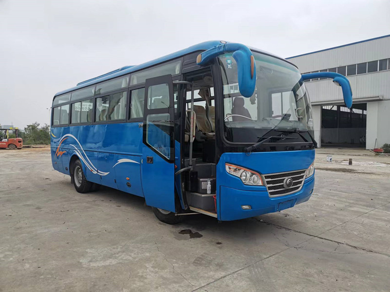 37 Kursi Digunakan Yutong Bus ZK6842D Pelatih Mesin Depan Kemudi RHD Untuk Transportasi
