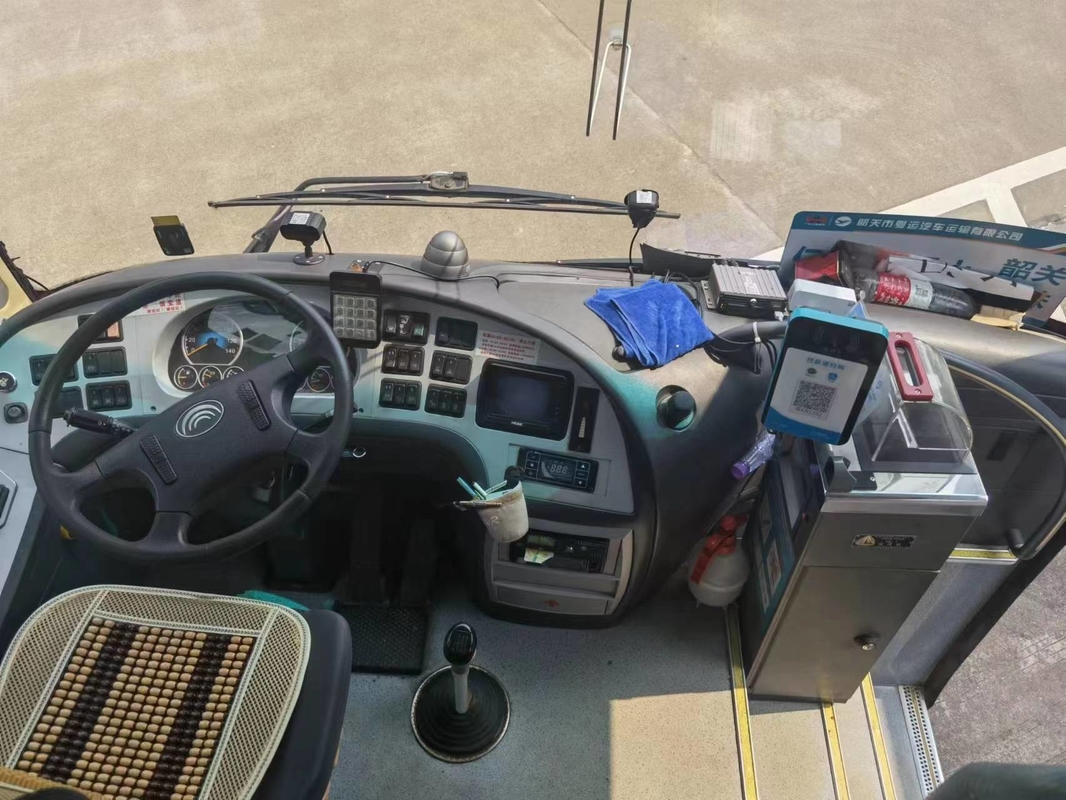 Pelatih Bekas Bekas Mini Yutong Bus 45 Kursi Mesin Belakang RHD Zk6107 Bus Penumpang