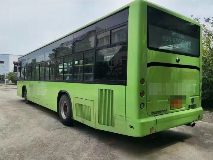 Zk6128 City Digunakan Yutong Bus Kanan Drive Coach Bus 60 kursi Mesin Diesel Tamasya