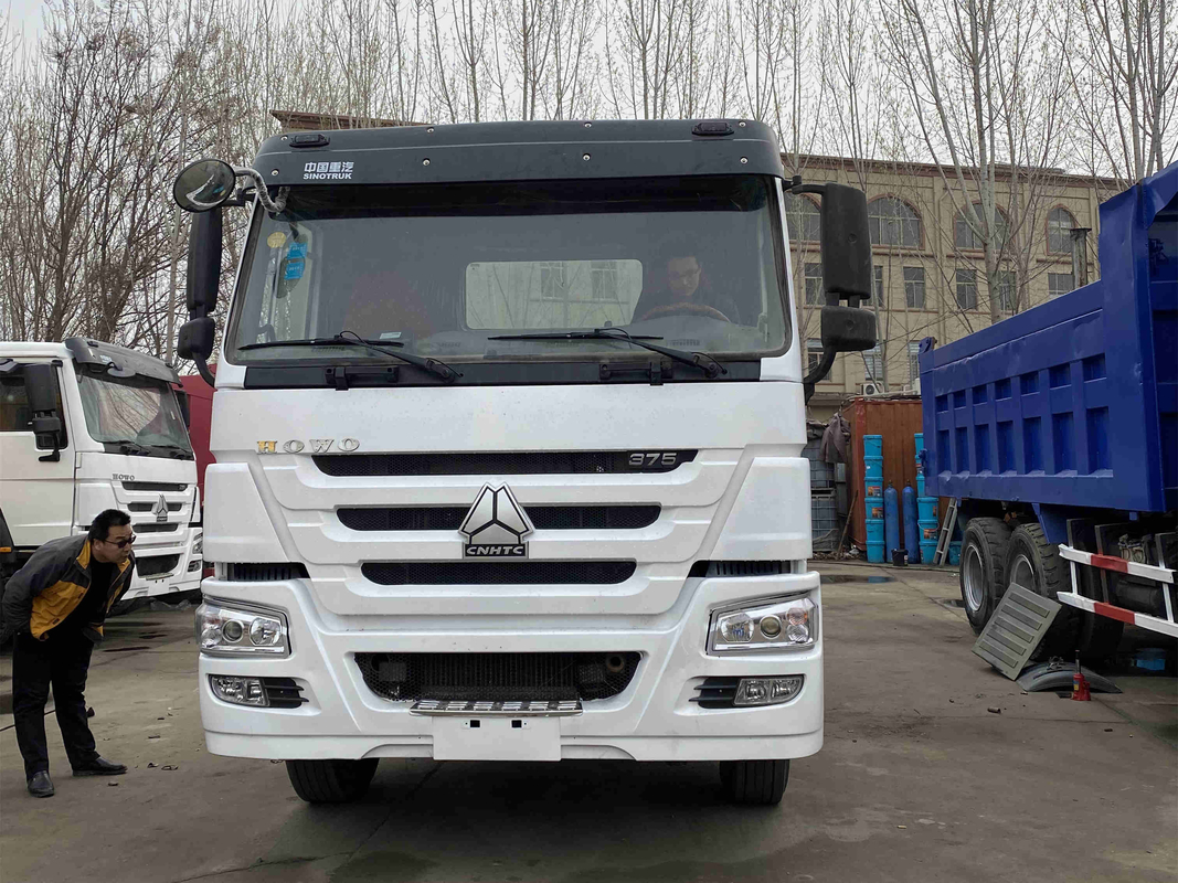 HOWO Truk Traktor Bekas 6*4 Drive Tangan Kiri 375 / 371hp 2019-2020