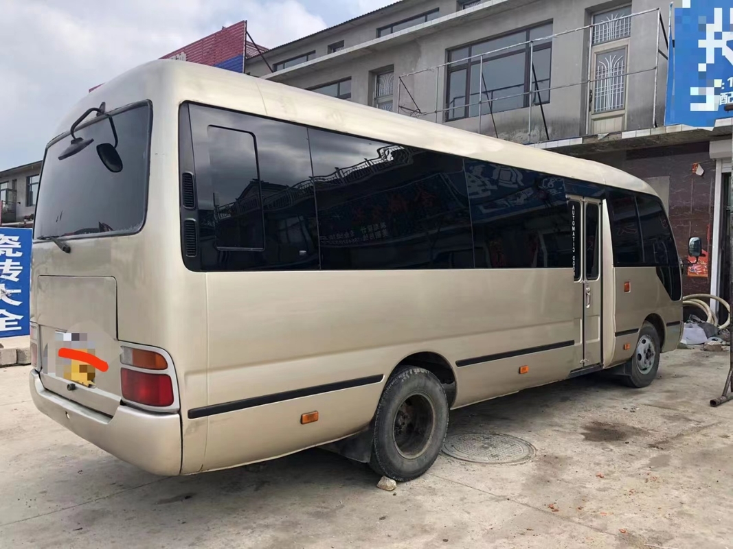 Bus Coaster Bekas Toyota Mini Dengan Pintu Penumpang Kiri 23 Kursi Mesin Diesel 1Hz