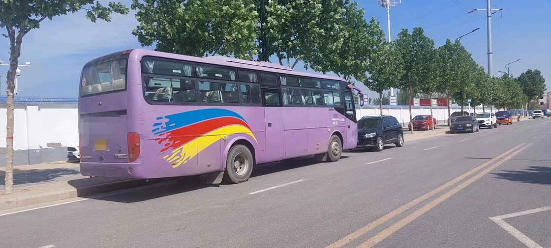 2014 Tahun 45 Kursi Digunakan Bus Yutong ZK6102D Bus Pelatih Mesin Depan Dua Pintu LHD Diesel