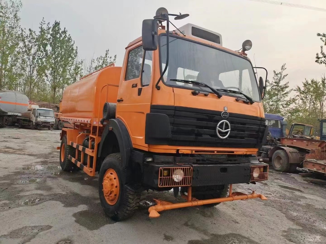LHD 15 Meter Kubik Truk Penyiram Tangki Air 290hp Drive Penuh 4X4 Penyiram Air Off Road