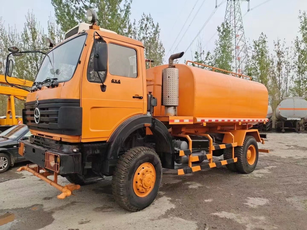 LHD 15 Meter Kubik Truk Penyiram Tangki Air 290hp Drive Penuh 4X4 Penyiram Air Off Road