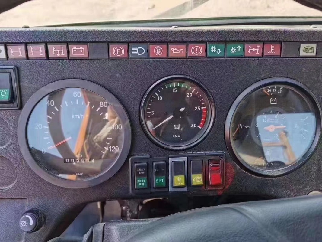 LHD 15 Meter Kubik Truk Penyiram Tangki Air 290hp Drive Penuh 4X4 Penyiram Air Off Road