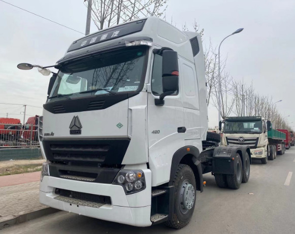 HOWO A7 Tractor Truck 6*4 Mesin Diesel Bekas Bekas HOWO 371hp 30tons Tipper Truck