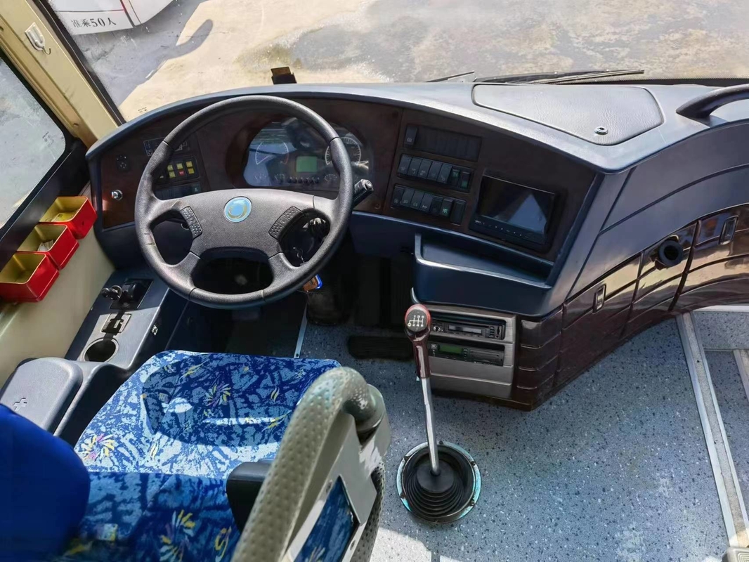 2013 Tahun 55 Kursi Digunakan Bus Sunlong SLK6122 Bus Pelatih LHD Kemudi Dalam Kondisi Baik