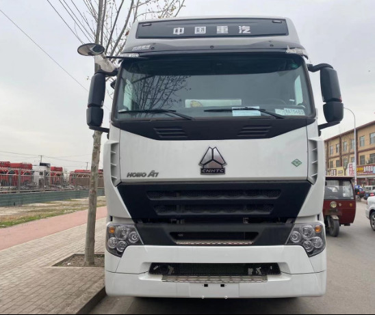 Tugas Berat 10 Wheeler HOWO A7 Traktor Sinotruk 6x4 420hp Kepala Truk Traktor