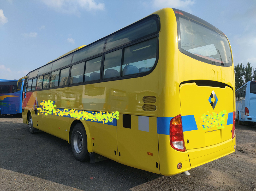 2+3 Tata Letak 60 Kursi Bekas Yutong Bus Pelatih Mewah Afrika 10 Meter Bus Air Bag Suspension ZK6110