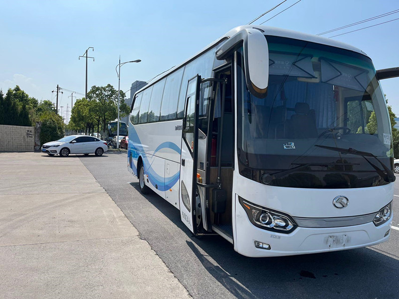 34 Kursi 2018 Tahun Digunakan Bus Pelatih Kinglong XMQ6802 LHD Kemudi Untuk Transportasi