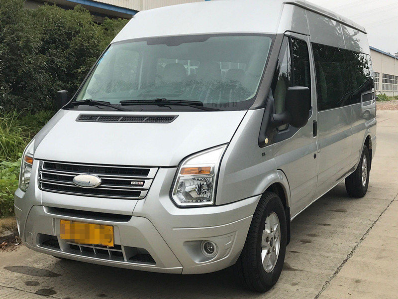 2015 Tahun 15 Kursi Digunakan Bus Ford Mini Bus Mesin Diesel Dengan Kursi Mewah