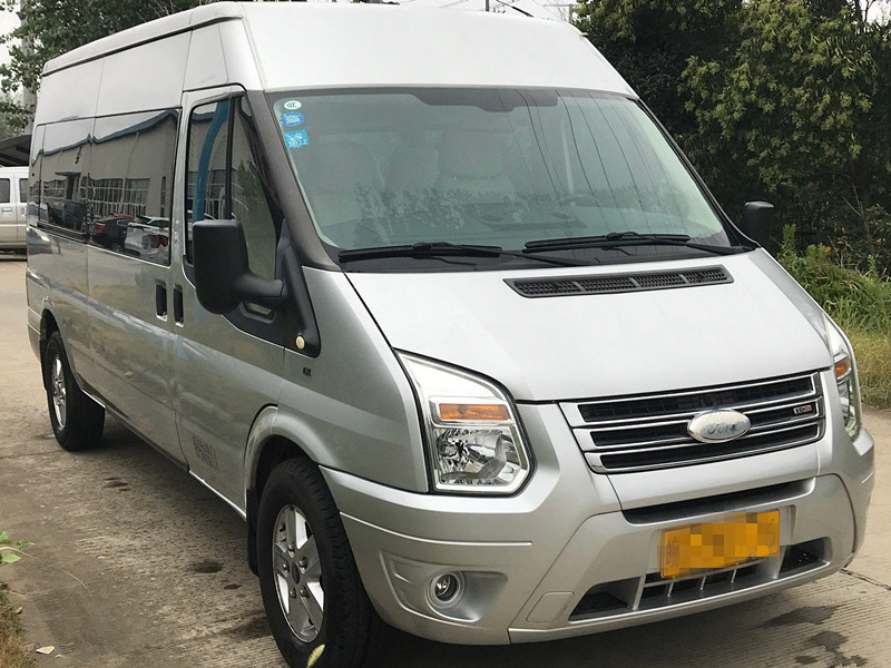 2015 Tahun 15 Kursi Digunakan Bus Ford Mini Bus Mesin Diesel Dengan Kursi Mewah