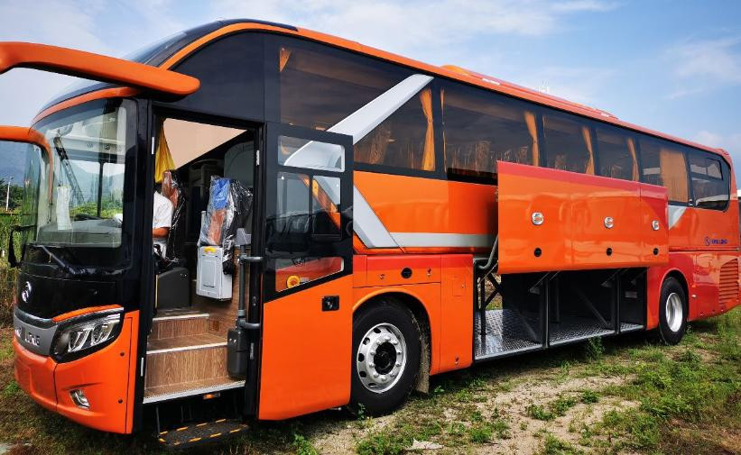 2021 Tahun 53 Kursi Baru Kedatangan Kinglong XMQ6127cy Bus Pelatih Baru Dengan Kemudi RHD Mesin Diesel