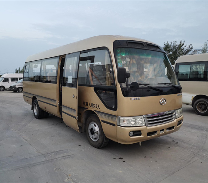 23 Kursi Tahun 2014 Digunakan Bus Mini Higer Coaster KLQ6702E4 Dengan Kemudi Tangan Kiri Mesin
