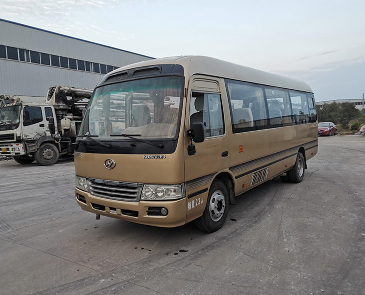 23 Kursi Tahun 2014 Digunakan Bus Mini Higer Coaster KLQ6702E4 Dengan Kemudi Tangan Kiri Mesin
