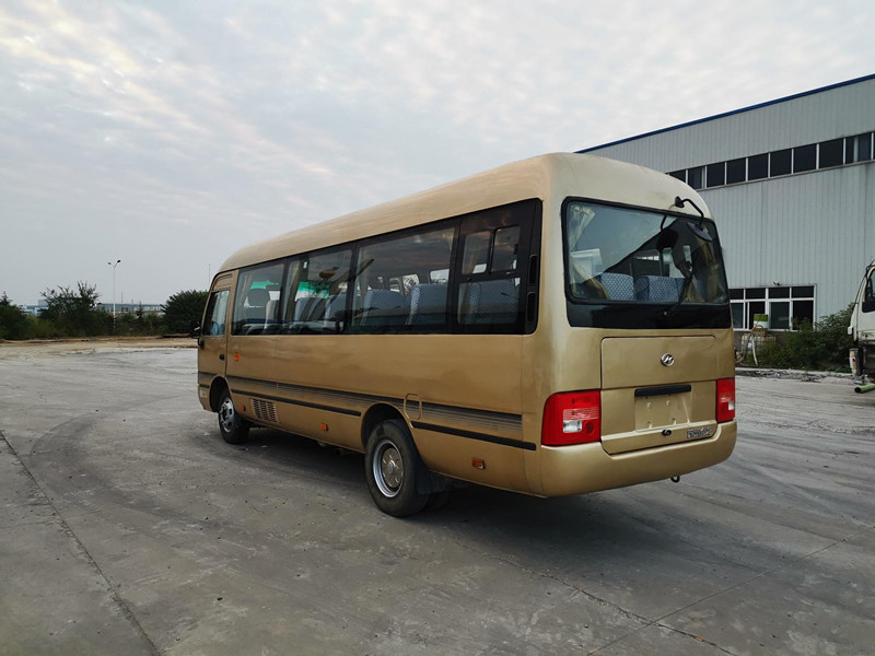23 Kursi Tahun 2014 Digunakan Bus Mini Higer Coaster KLQ6702E4 Dengan Kemudi Tangan Kiri Mesin