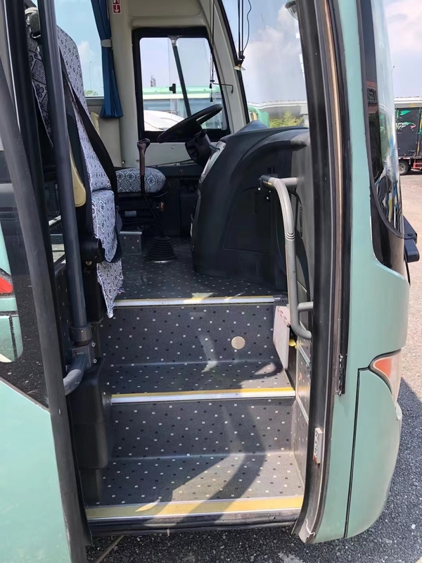 35 Kursi Digunakan Kinglong XMQ6802 Bus LHD Steering Untuk Transportasi Dalam Kondisi Baik