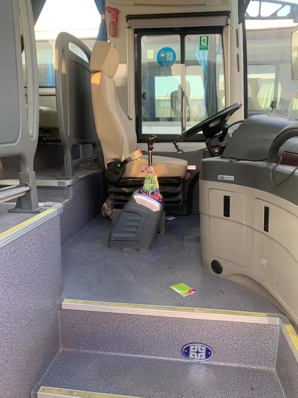 Tahun 2014 50 Kursi Digunakan Bus Pelatih ZHONGTONG LCK6125 Dengan Pendingin Udara Untuk Tansportation