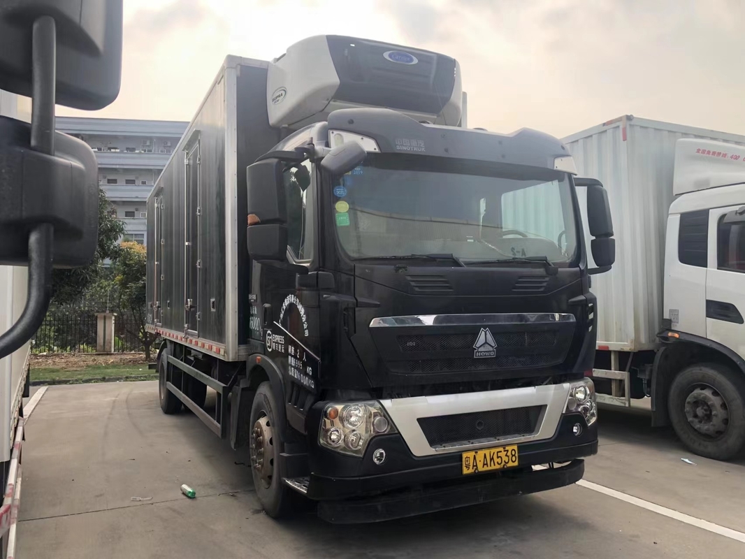 HOWO 10 Roda 6 * 4 Truk Kulkas Bekas Freezer Truk Kontainer Berpendingin Dijual