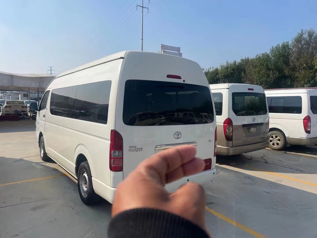 2017 Tahun 13 Kursi Digunakan Toyota Hiace Mini Bus Dengan Transmisi Manual Mesin Depan