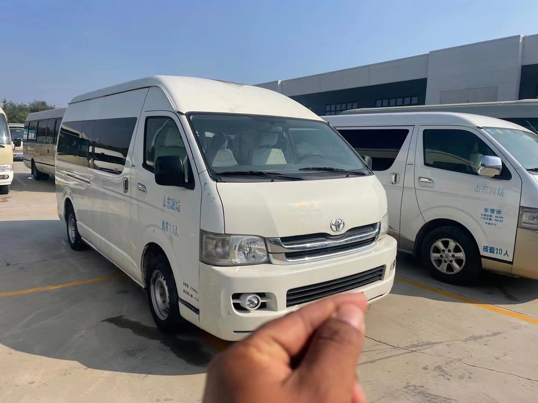 2017 Tahun 13 Kursi Digunakan Toyota Hiace Mini Bus Dengan Transmisi Manual Mesin Depan
