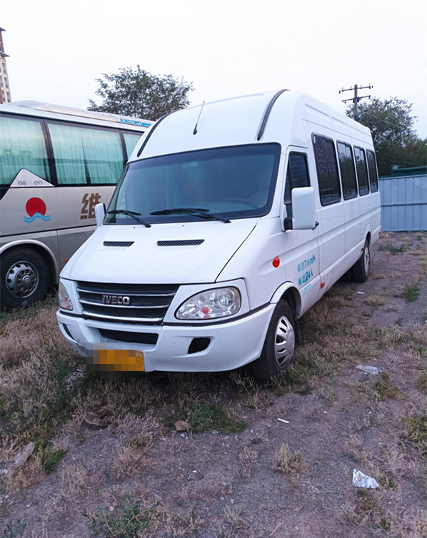 2017 Tahun 23 Seater Iveco Bus Bekas Dengan Pendingin Kursi Kulit Dalam Kondisi Baik