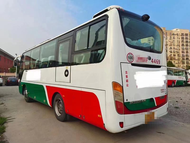 2015 Tahun 37 Seater Digunakan Bus Yutong ZK6888 Bus Pelatih Mesin Diesel Untuk Transportasi