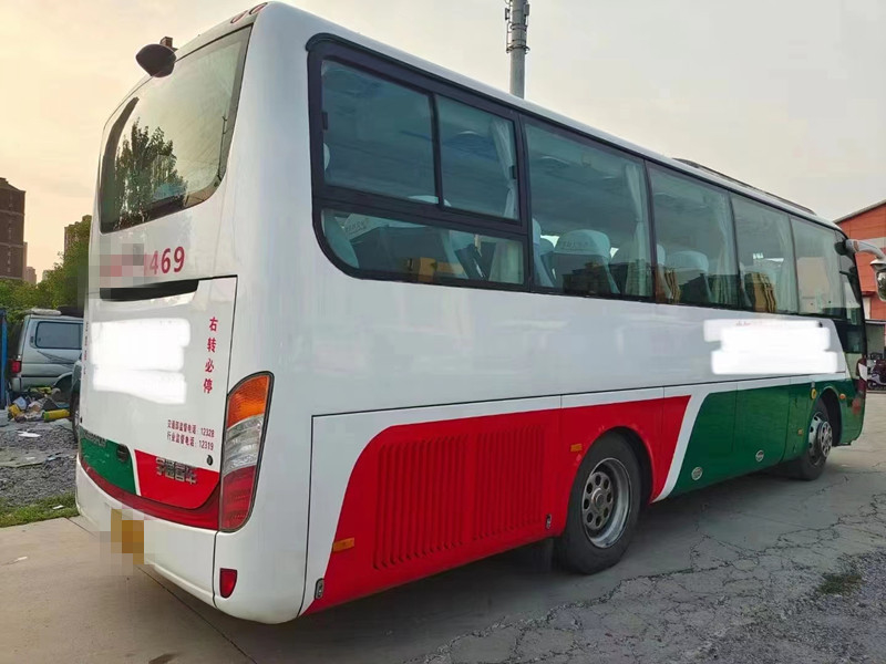 2015 Tahun 37 Seater Digunakan Bus Yutong ZK6888 Bus Pelatih Mesin Diesel Untuk Transportasi