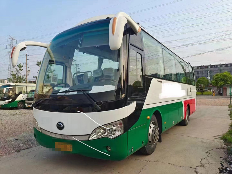 2015 Tahun 37 Seater Digunakan Bus Yutong ZK6888 Bus Pelatih Mesin Diesel Untuk Transportasi