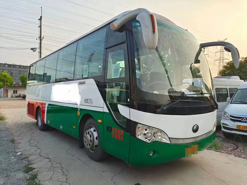 2015 Tahun 37 Seater Digunakan Bus Yutong ZK6888 Bus Pelatih Mesin Diesel Untuk Transportasi